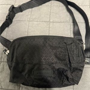 NWOT Athleta Excursion Crossbody Belt Bag